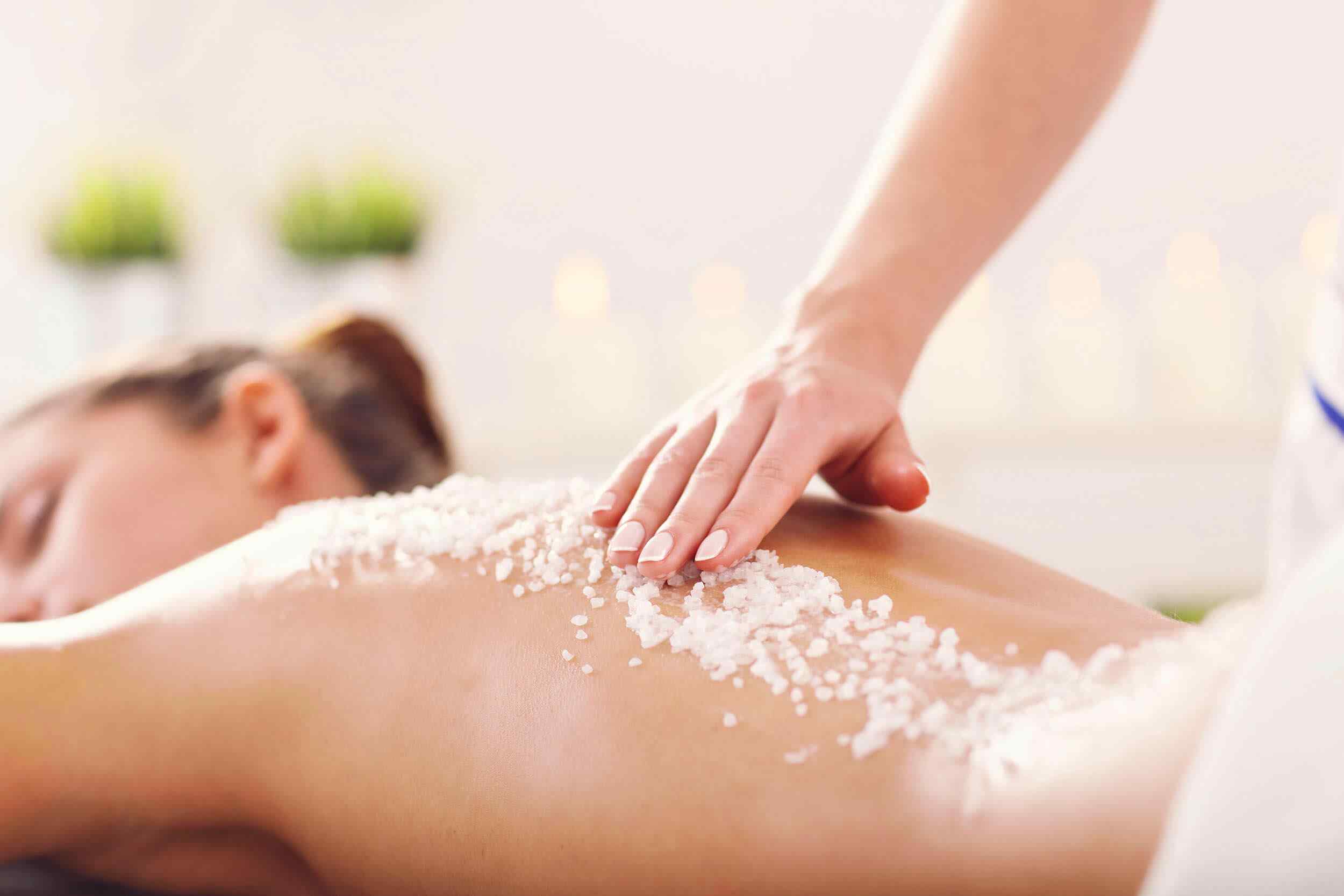 https://centre-epine.fr/wp-content/uploads/2018/10/spa-treatment-6.jpg
