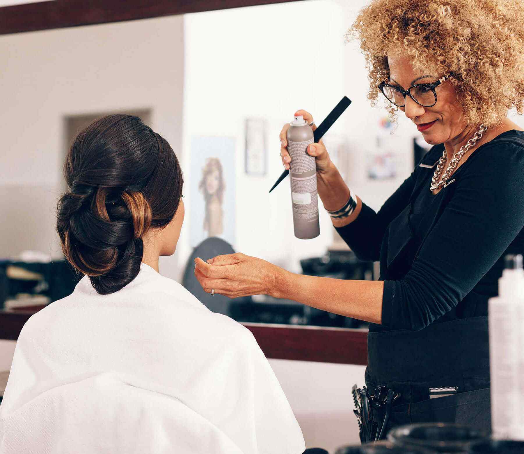 https://centre-epine.fr/wp-content/uploads/2018/12/hairdresser-img-small.jpg